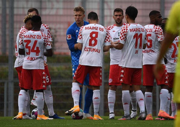 15.08.2020, xjhx, Fussball Testspiel, FSV Mainz 05 - Wuerzburger Kickers emspor, v.l. FREISTELLER Ridle Baku (FSV Mainz 05), Robin Zentner (FSV Mainz 05), Levin Oeztunali (FSV Mainz 05), Stefan Bell (FSV Mainz 05), Ji Dong-won (FSV Mainz 05), Suliman Marlon Mustapha (FSV Mainz 05) Mainz