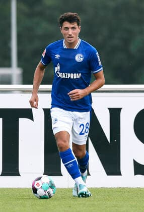 Fussball, Bundesliga, Deutschland, Herren, Testspiel zur Saison 2020 2021, Parkstadion Gelsenkirchen; FC Schalke 04 (blau) - SC Verl (schwarz); Alessandro Schöpf (S04). Aktion, Einzelbild. DFL REGULATIONS PROHIBIT ANY USE OF PHOTOGRAPHS AS IMAGE SEQUENCES AND OR QUASI-VIDEO.