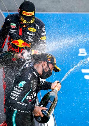 Motorsports: FIA Formula One World Championship, WM, Weltmeisterschaft 2020, Grand Prix of Spain, 44 Lewis Hamilton (GBR, Mercedes-AMG Petronas Formula One Team), 33 Max Verstappen (NLD, Aston Martin Red Bull Racing), Barcelona Spain