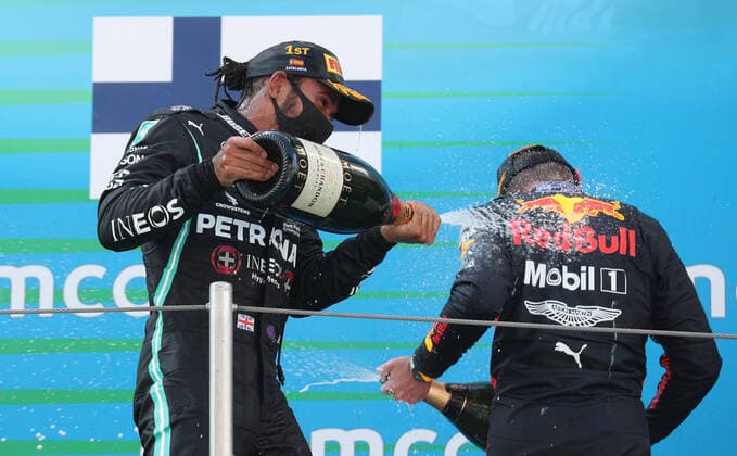 Motorsports: FIA Formula One World Championship, WM, Weltmeisterschaft 2020, Grand Prix of Spain Motorsports: FIA Formula One World Championship 2020, Grand Prix of Spain, 44 Lewis Hamilton (GBR, Mercedes-AMG Petronas Formula One Team), 33 Max Verstappen (NLD, Aston Martin Red Bull Racing),