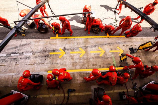 Motorsports: FIA Formula One World Championship, WM, Weltmeisterschaft 2020, Grand Prix of Spain, Mechanic of Scuderia Ferrari Mission Winnow Barcelona Spain