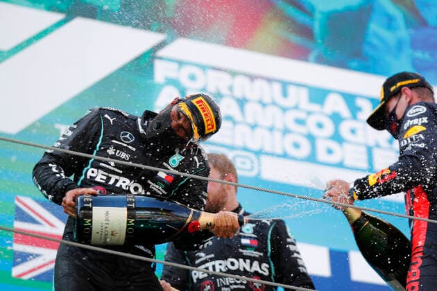 Motorsports: FIA Formula One World Championship, WM, Weltmeisterschaft 2020, Grand Prix of Spain Motorsports: FIA Formula One World Championship 2020, Grand Prix of Spain, 44 Lewis Hamilton (GBR, Mercedes-AMG Petronas Formula One Team), 33 Max Verstappen (NLD, Aston Martin Red Bull Racing),