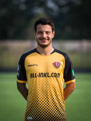 Philipp Hosiner; Porträtfotos der SG Dynamo Dresden; Fußball, Fussball, 3. Liga, Saison 2020 2021, Kopf, Kopffoto, Porträt, Portrait, AOK Plus Walter-Fritzsch-Akademie Dresden; 14. August 2020;