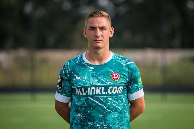 Torwart Kevin Broll; Porträtfotos der SG Dynamo Dresden; Fußball, Fussball, 3. Liga, Saison 2020 2021, Kopf, Kopffoto, Porträt, Portrait, AOK Plus Walter-Fritzsch-Akademie Dresden; 14. August 2020;