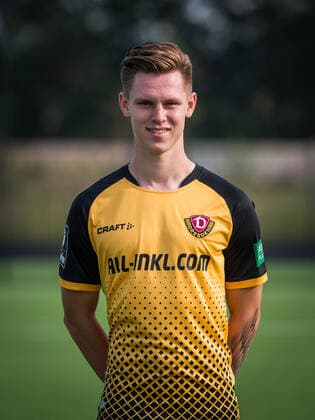 Julius Kade; Porträtfotos der SG Dynamo Dresden; Fußball, Fussball, 3. Liga, Saison 2020 2021, Kopf, Kopffoto, Porträt, Portrait, AOK Plus Walter-Fritzsch-Akademie Dresden; 14. August 2020;