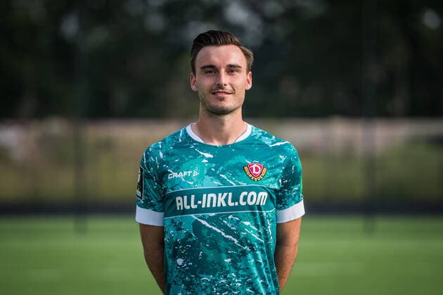 Torwart Stefan Kiefer; Porträtfotos der SG Dynamo Dresden; Fußball, Fussball, 3. Liga, Saison 2020 2021, Kopf, Kopffoto, Porträt, Portrait, AOK Plus Walter-Fritzsch-Akademie Dresden; 14. August 2020;