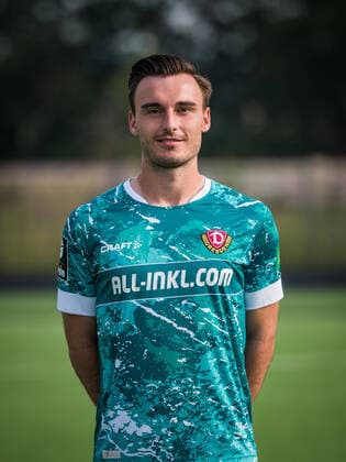 Torwart Stefan Kiefer; Porträtfotos der SG Dynamo Dresden; Fußball, Fussball, 3. Liga, Saison 2020 2021, Kopf, Kopffoto, Porträt, Portrait, AOK Plus Walter-Fritzsch-Akademie Dresden; 14. August 2020;