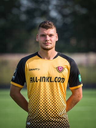 Kevin Ehlers; Porträtfotos der SG Dynamo Dresden; Fußball, Fussball, 3. Liga, Saison 2020 2021, Kopf, Kopffoto, Porträt, Portrait, AOK Plus Walter-Fritzsch-Akademie Dresden; 14. August 2020;