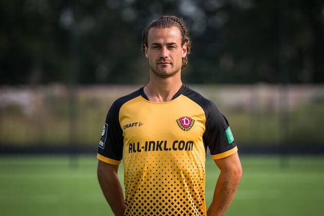 Yannick Stark; Porträtfotos der SG Dynamo Dresden; Fußball, Fussball, 3. Liga, Saison 2020 2021, Kopf, Kopffoto, Porträt, Portrait, AOK Plus Walter-Fritzsch-Akademie Dresden; 14. August 2020;
