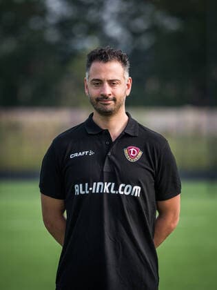 Dr. Onays Al-Sadi (Mannschaftsarzt); Porträtfotos der SG Dynamo Dresden; Fußball, Fussball, 3. Liga, Saison 2020 2021, Kopf, Kopffoto, Porträt, Portrait, AOK Plus Walter-Fritzsch-Akademie Dresden; 14. August 2020;