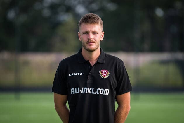 Julian Binder (Physiotherapeut); Porträtfotos der SG Dynamo Dresden; Fußball, Fussball, 3. Liga, Saison 2020 2021, Kopf, Kopffoto, Porträt, Portrait, AOK Plus Walter-Fritzsch-Akademie Dresden; 14. August 2020;