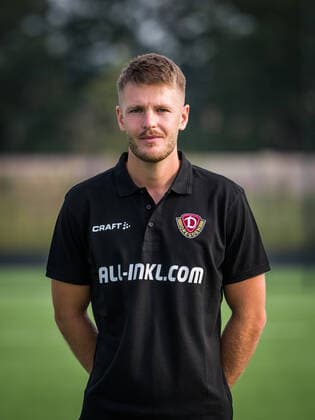 Julian Binder (Physiotherapeut); Porträtfotos der SG Dynamo Dresden; Fußball, Fussball, 3. Liga, Saison 2020 2021, Kopf, Kopffoto, Porträt, Portrait, AOK Plus Walter-Fritzsch-Akademie Dresden; 14. August 2020;