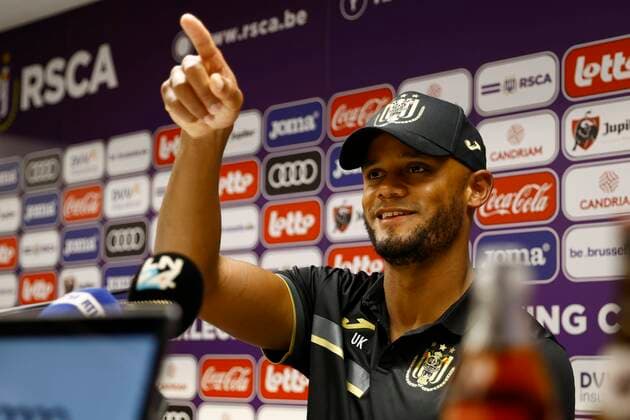 Bilder des Jahres 2020, Sport 08 August Sport Themen der Woche KW34 Sport Bilder des Tages ANDERLECHT, BELGIUM - AUGUST 17 : Vincent Kompany, the ex-Manchester City and Belgian Red Devils captain, has retired from playing football to become the head coach of RSC Anderlecht on August 17, 2020 in Anderlecht, Belgium , 17 08 2020 FOOTBALL : Arret de la carriere en tant que joueur de Vincent Kompany - Conference de presse - RSC Anderlecht - 17 08 2020 PhotoNews Panoramic 