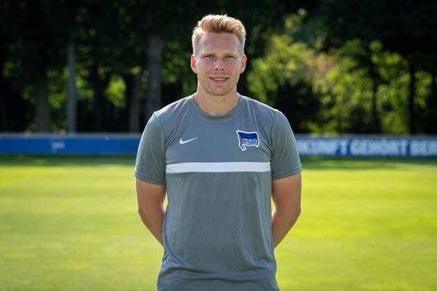 Fussball Berlin 17.08.2020 Saison 2020 2021 1. BL DFL Hertha BSC Berlin Porträttermin 2020 2021 Dominik Wohlert (Hertha BSC, Analyst)
