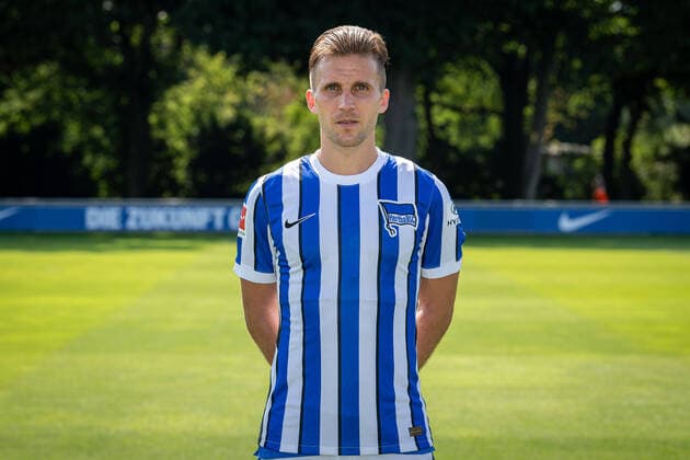 Fussball Berlin 17.08.2020 Saison 2020 2021 1. BL DFL Hertha BSC Berlin Porträttermin 2020 2021 Peter Pekarik (Hertha BSC, No.02)