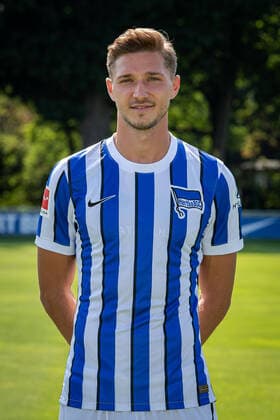Fussball Berlin 17.08.2020 Saison 2020 2021 1. BL DFL Hertha BSC Berlin Porträttermin 2020 2021 Niklas Stark (Hertha BSC, No.05)