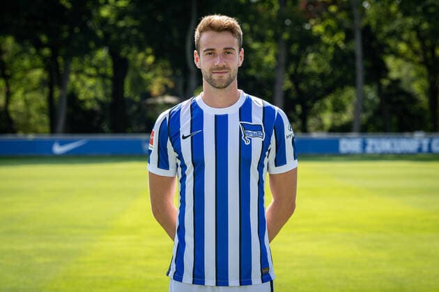 Fussball Berlin 17.08.2020 Saison 2020 2021 1. BL DFL Hertha BSC Berlin Porträttermin 2020 2021 Lukas Klünter (Hertha BSC, No.13)