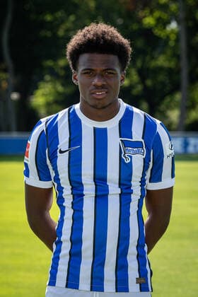 Fussball Berlin 17.08.2020 Saison 2020 2021 1. BL DFL Hertha BSC Berlin Porträttermin 2020 2021 Javairo Dilrosun (Hertha BSC, No.16)
