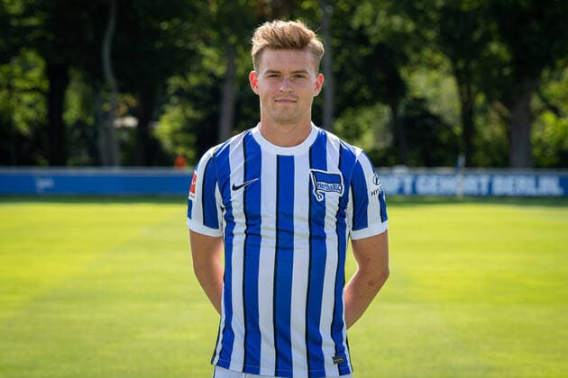 Fussball Berlin 17.08.2020 Saison 2020 2021 1. BL DFL Hertha BSC Berlin Porträttermin 2020 2021 Maximilian Mittelstädt (Hertha BSC, No.17) Mittelstadt Mittelstaedt