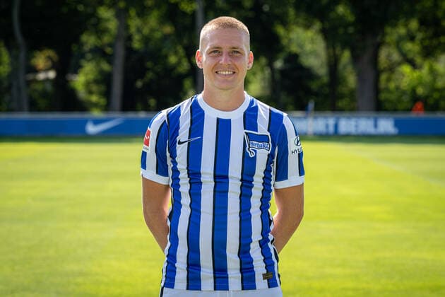 Fussball Berlin 17.08.2020 Saison 2020 2021 1. BL DFL Hertha BSC Berlin Porträttermin 2020 2021 Santiago Ascacibar (Hertha BSC, No.18)