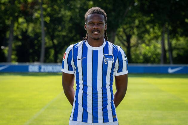 Fussball Berlin 17.08.2020 Saison 2020 2021 1. BL DFL Hertha BSC Berlin Porträttermin 2020 2021 Dedryck Boyata (Hertha BSC, No.20)