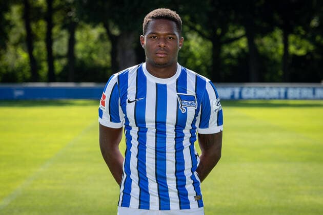 Fussball Berlin 17.08.2020 Saison 2020 2021 1. BL DFL Hertha BSC Berlin Porträttermin 2020 2021 Daishawn Redan (Hertha BSC, No.33)