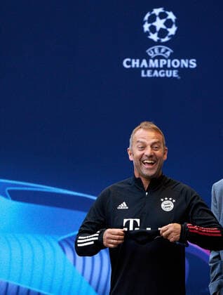 Sport Bilder des Tages Preview images Football UEFA Champions League FC BAYERN MUENCHEN - OLYMPIQUE LYON Lisbon, Lissabon, Portugal, 18th August 2020. Trainer Hansi FLICK (FCB), team manager, headcoach, coach, Serge GNABRY, FCB 22 in TV interviews before the FCB training session in Estadio Jose Alvalade XXI, football stadium before the semifinal match UEFA Champions League, final tournament FC BAYERN MUENCHEN - OLYMPIQUE LYON in season 2019 2020, Photographer: Peter Schatz Pool - UEFA REGULATIONS PROHIBIT ANY USE OF PHOTOGRAPHS as IMAGE SEQUENCES and or QUASI-VIDEO - National and international News-Agencies OUT Editorial Use ONLY Lisbon Estadio Jose Alvalade XXI Portugal