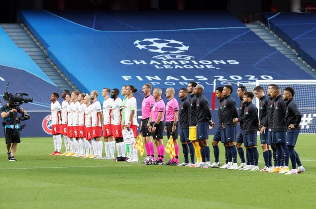 RB Leipzig - Paris SG 18.08.2020 Lissabon, 18.08.2020, Estadio da Luz, Fussball, UEFA Champions League , Finalturnier 2020, Halbfinale , RB Leipzig vs. Paris Saint-Germain , Im Bild: Aufstellung der Mannschaften . , UEFA regulations prohibit any use of photographs as image sequences and or quasi-video , Nur für journalistische Zwecke! Only for editorial use! Foto: PICTURE POINT S. Sonntag Poolfoto , Lissabon Lissabon Portugal