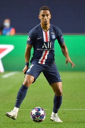 Fussball Champions League Halbfinale RB LEIPZIG - PARIS SAINT GERMAIN (PSG) 0-3 Jan Thilo KEHRER (PSG), Aktion,Einzelaktion,Einzelbild, Freisteller,Ganzkoerperaufnahme,ganze Figur. Fussball Champions League, Halbfinale, RB LEIPZIG (L)- PARIS SAINT GERMAIN (PSG) 0-3 am 18.08.2020 in Lissabon Portugal,Estadio da Luz. FOTO: Frank Hoermann SVEN SIMON Pool NO use of any use photographs as image sequences and or quasi-video Editorial Use ONLY National and International News Agencies OUT Lissabon Estadio da Luz Portugal