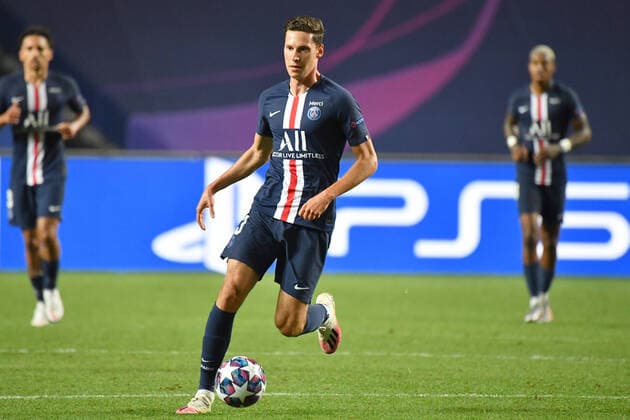 Fussball Champions League Halbfinale RB LEIPZIG - PARIS SAINT GERMAIN (PSG) 0-3 Julian DRAXLER (PSG), Aktion,Einzelaktion,Einzelbild, Freisteller,Ganzkoerperaufnahme,ganze Figur. Fussball Champions League, Halbfinale, RB LEIPZIG (L)- PARIS SAINT GERMAIN (PSG) 0-3 am 18.08.2020 in Lissabon Portugal,Estadio da Luz. FOTO: Frank Hoermann SVEN SIMON Pool NO use of any use photographs as image sequences and or quasi-video Editorial Use ONLY National and International News Agencies OUT Lissabon Estadio da Luz Portugal