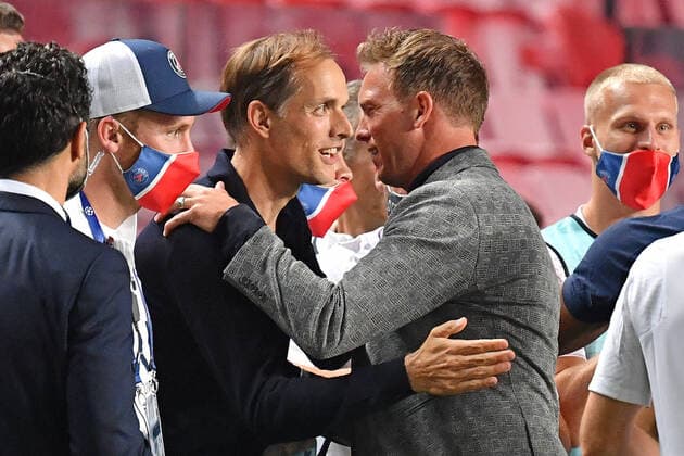 Thomas Tuchel - Stationen als Trainer, Paris Saint-Germain 2018 - 2020 Fussball Champions League Halbfinale RB LEIPZIG - PARIS SAINT GERMAIN (PSG) 0-3 v.re:Julian NAGELSMANN (Trainer L) und Thomas TUCHEL (Trainer PSG) umarmen sich nach Spielende,Umarmung. Fussball Champions League, Halbfinale, RB LEIPZIG (L)- PARIS SAINT GERMAIN (PSG) 0-3 am 18.08.2020 in Lissabon Portugal,Estadio da Luz. FOTO: Frank Hoermann SVEN SIMON Pool NO use of any use photographs as image sequences and or quasi-video Editorial Use ONLY National and International News Agencies OUT Lissabon Estadio da Luz Portugal