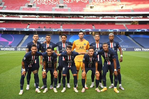 FOOTBALL : RB Leipzig vs Paris Saint Germain - 1 2 - Phase finale - UEFA Ligue des Champions - Final 8 - Lisbonne - 18 08 2020 LISBON, PORTUGAL - AUGUST 18: The PSG team line up, Mannschaftsbild, Totale prior to the UEFA Champions League Semi Final match between RB Leipzig and Paris Saint-Germain F.C at Estadio do Lisboa e Benfica on August 18, 2020 in Lisbon, Portugal. (Photo by UEFA - Handout UEFA via Getty Images) Lisbonne Portugal