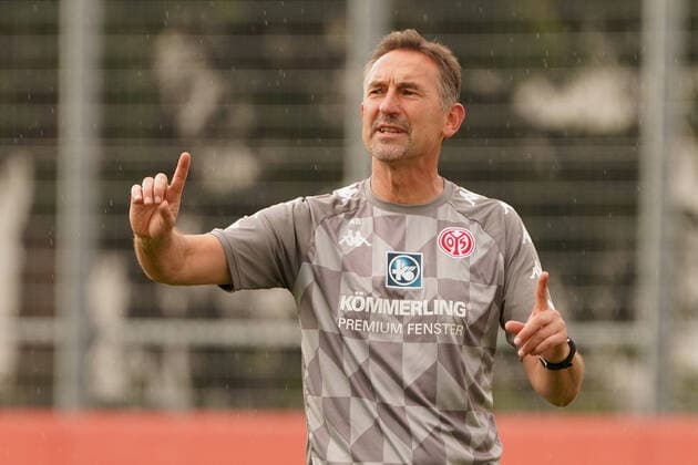 ACHIM BEIERLORZER TRAINING 1. FSV MAINZ 05 MAINZ