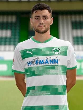 SpVgg Spielvereinigung Greuther Fürth ( Kleeblatt ) - Saison 2020 2021 - Fototermin Porträttermin - - Maximilian Bauer (4, SpVgg Greuther Fürth ) Einzelbild Einzelfoto Portrait Porträt Kopfbild