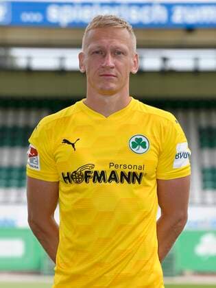 SpVgg Spielvereinigung Greuther Fürth ( Kleeblatt ) - Saison 2020 2021 - Fototermin Porträttermin - - Sascha Burchert (30, SpVgg Greuther Fürth ) Einzelbild Einzelfoto Portrait Porträt Kopfbild