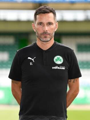SpVgg Spielvereinigung Greuther Fürth ( Kleeblatt ) - Saison 2020 2021 - Fototermin Porträttermin - - Stefan Leitl (Trainer SpVgg Greuther Fürth ) Einzelbild Einzelfoto Portrait Porträt Kopfbild