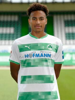SpVgg Spielvereinigung Greuther Fürth ( Kleeblatt ) - Saison 2020 2021 - Fototermin Porträttermin - - Jamie Leweling (40, SpVgg Greuther Fürth ) Einzelbild Einzelfoto Portrait Porträt Kopfbild