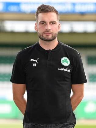 SpVgg Spielvereinigung Greuther Fürth ( Kleeblatt ) - Saison 2020 2021 - Fototermin Porträttermin - - Ole Marschall ( Analyse Scouting SpVgg Greuther Fürth ) Einzelbild Einzelfoto Portrait Porträt Kopfbild