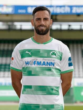 SpVgg Spielvereinigung Greuther Fürth ( Kleeblatt ) - Saison 2020 2021 - Fototermin Porträttermin - - Mergim Mavraj (5, SpVgg Greuther Fürth ) Einzelbild Einzelfoto Portrait Porträt Kopfbild