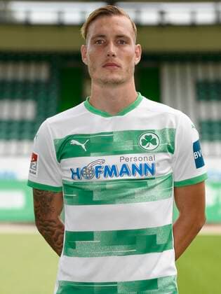 SpVgg Spielvereinigung Greuther Fürth ( Kleeblatt ) - Saison 2020 2021 - Fototermin Porträttermin - - David Raum (22, SpVgg Greuther Fürth ) Einzelbild Einzelfoto Portrait Porträt Kopfbild