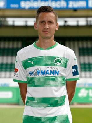 SpVgg Spielvereinigung Greuther Fürth ( Kleeblatt ) - Saison 2020 2021 - Fototermin Porträttermin - - Paul Seguin (33, SpVgg Greuther Fürth ) Einzelbild Einzelfoto Portrait Porträt Kopfbild