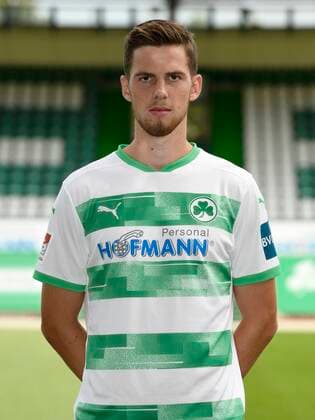 SpVgg Spielvereinigung Greuther Fürth ( Kleeblatt ) - Saison 2020 2021 - Fototermin Porträttermin - - Anton Stach (24, SpVgg Greuther Fürth ) Einzelbild Einzelfoto Portrait Porträt Kopfbild
