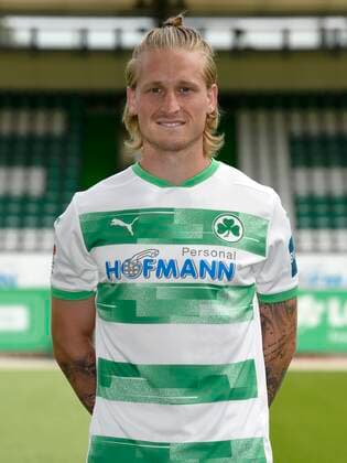 SpVgg Spielvereinigung Greuther Fürth ( Kleeblatt ) - Saison 2020 2021 - Fototermin Porträttermin - - Marvin Stefaniak (34, SpVgg Greuther Fürth ) Einzelbild Einzelfoto Portrait Porträt Kopfbild