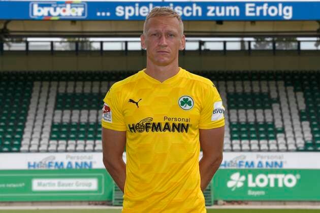 SpVgg Spielvereinigung Greuther Fürth ( Kleeblatt ) - Saison 2020 2021 - Fototermin Porträttermin - - Sascha Burchert (30, SpVgg Greuther Fürth ) Einzelbild Einzelfoto Portrait Porträt Kopfbild