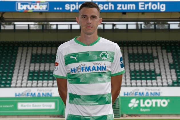 SpVgg Spielvereinigung Greuther Fürth ( Kleeblatt ) - Saison 2020 2021 - Fototermin Porträttermin - - Branimir Hrgota (10. SpVgg Greuther Fürth ) Einzelbild Einzelfoto Portrait Porträt Kopfbild