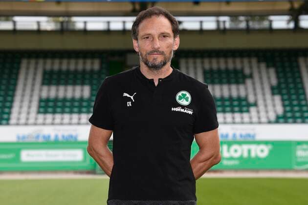 SpVgg Spielvereinigung Greuther Fürth ( Kleeblatt ) - Saison 2020 2021 - Fototermin Porträttermin - - Carsten Klee (Chef-Physio SpVgg Greuther Fürth ) Einzelbild Einzelfoto Portrait Porträt Kopfbild