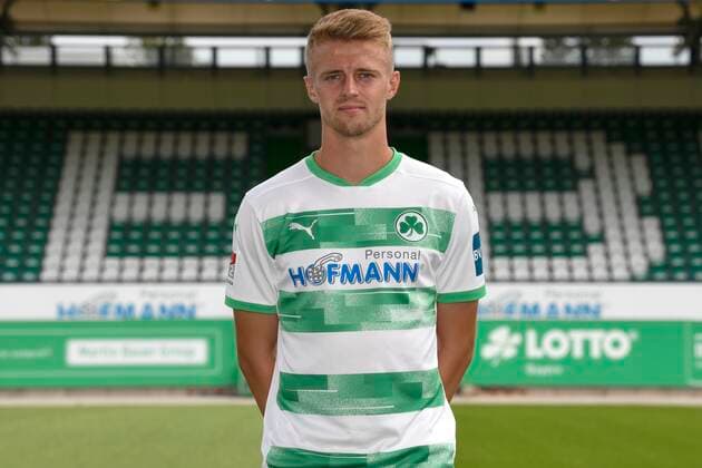 SpVgg Spielvereinigung Greuther Fürth ( Kleeblatt ) - Saison 2020 2021 - Fototermin Porträttermin - - Sebastian Ernst (15, SpVgg Greuther Fürth ) Einzelbild Einzelfoto Portrait Porträt Kopfbild