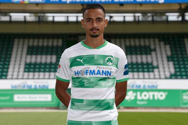 SpVgg Spielvereinigung Greuther Fürth ( Kleeblatt ) - Saison 2020 2021 - Fototermin Porträttermin - - Kenny Prince Redondo (27, SpVgg Greuther Fürth ) Einzelbild Einzelfoto Portrait Porträt Kopfbild