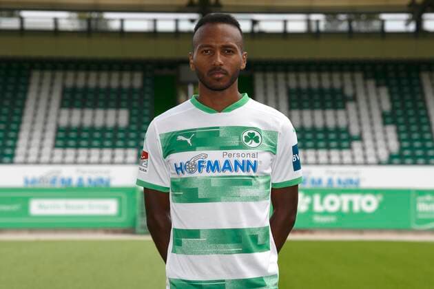 SpVgg Spielvereinigung Greuther Fürth ( Kleeblatt ) - Saison 2020 2021 - Fototermin Porträttermin - - Julian Green (37, SpVgg Greuther Fürth ) Einzelbild Einzelfoto Portrait Porträt Kopfbild