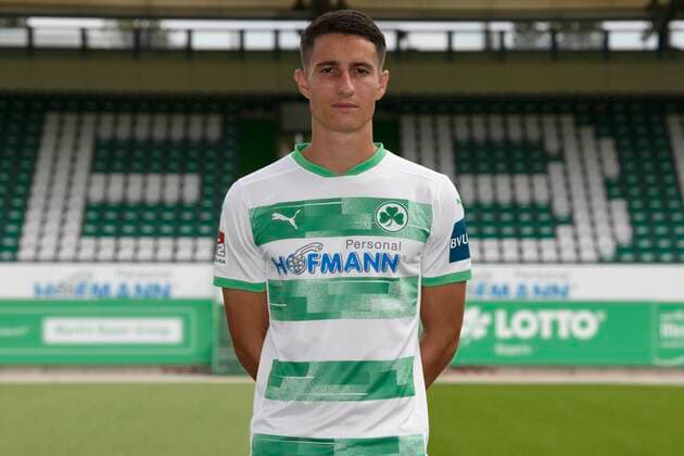 SpVgg Spielvereinigung Greuther Fürth ( Kleeblatt ) - Saison 2020 2021 - Fototermin Porträttermin - - Marco Meyerhöfer Meyerhoefer (18, SpVgg Greuther Fürth ) Einzelbild Einzelfoto Portrait Porträt Kopfbild